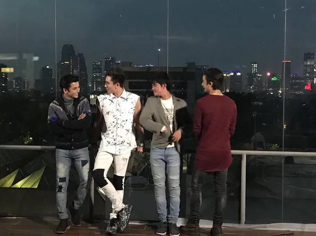 f4, siapa takut jatuh cinta, natasha wilona, verrell bramasta, aliando syarief, teejay marquez, brya