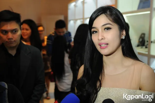 Sandra Dewi