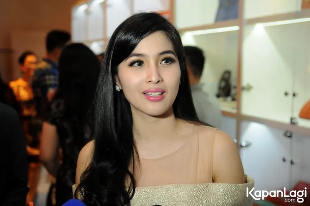 FAKTA-FAKTA TENTANG PACAR SANDRA DEWI, BUKTI PRIA IDAMAN 