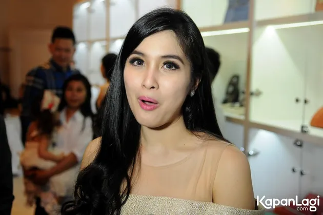 Sandra Dewi