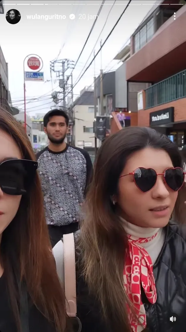 Wulan Guritno Liburan ke Jepang