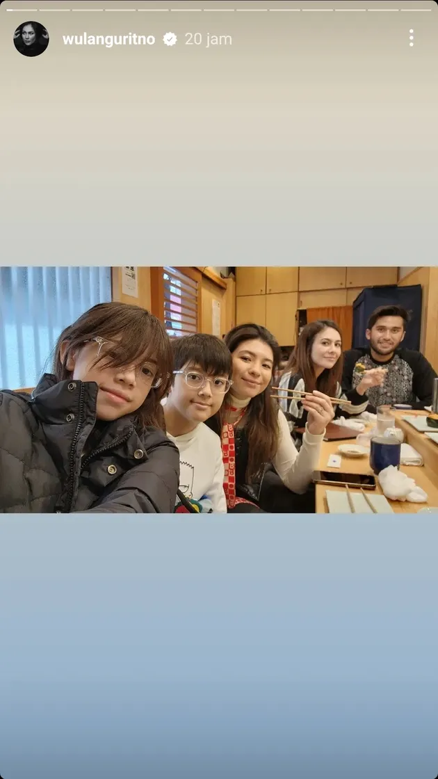 Wulan Guritno Liburan ke Jepang