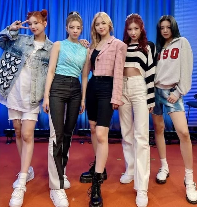 ITZY's Fashion that Makes Fans Want to Fire the Stylist, Considered Dangerous and Unironed Clothes