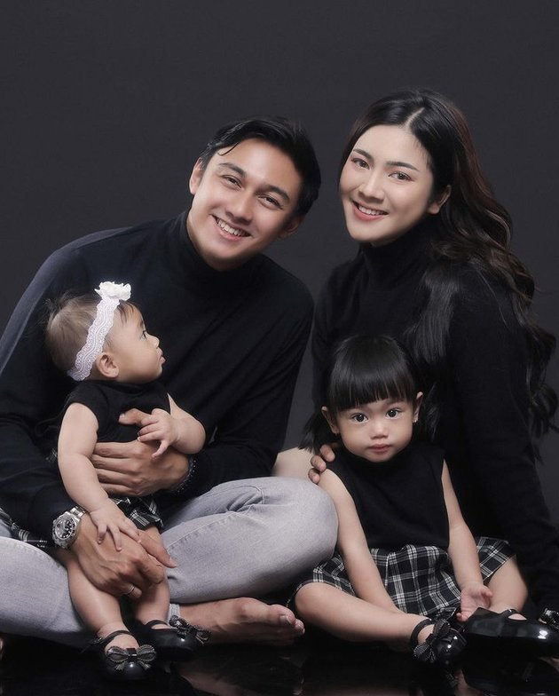 Felicya Angelista and Caesar Hito Have a Photoshoot with Their Two Children, Good Looking Good Rekening Family