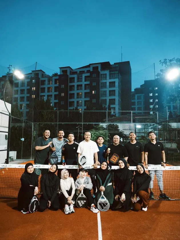 Fenita Arie Komunitas Padel