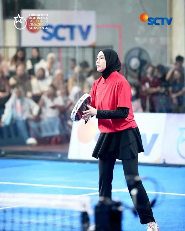 Fenita Arie Tim Merah