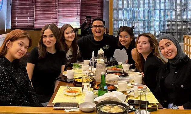 Syifa Hadju Makan Bersama