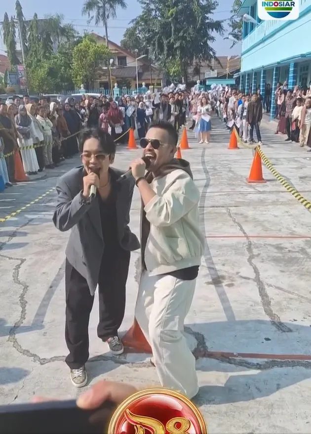 Fildan dan Arbil Sapa Peserta Audisi Offline D'Academy 8