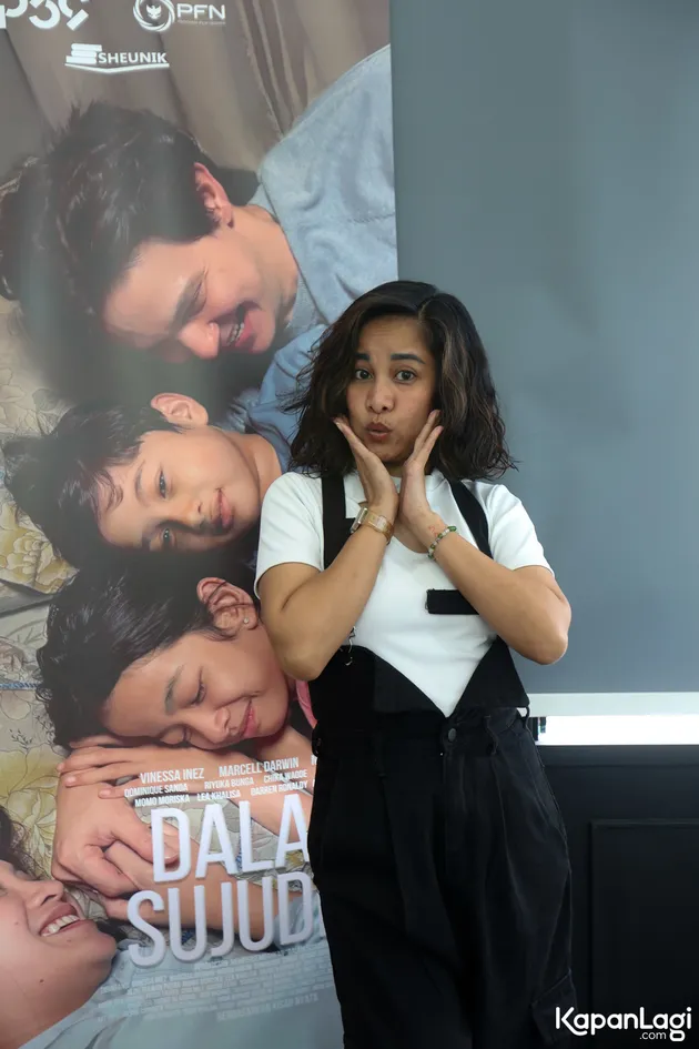 Chika Waode DALAM SUJUDKU