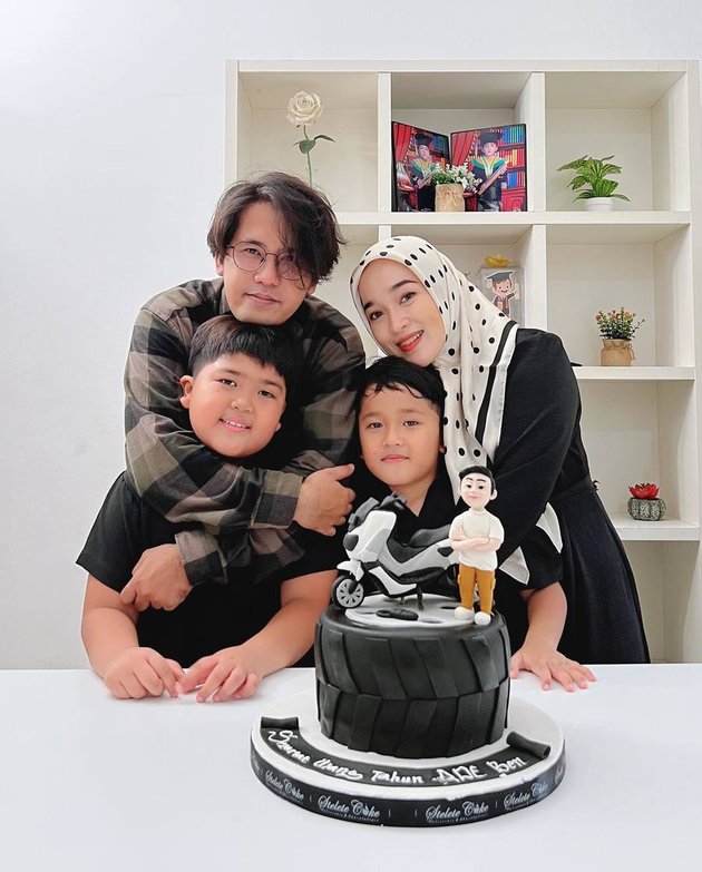 Foro Ririe Fairus and Ayus Sabyan Celebrate Their Child's Birthday Together, Like a Happy Family and Prayed to Reunite