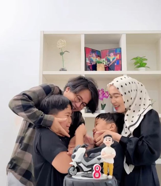 Foro Ririe Fairus and Ayus Sabyan Celebrate Their Child's Birthday Together, Like a Happy Family and Prayed to Reunite