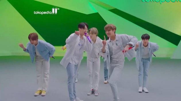 Photos of BTS Performing 'Boy With Luv' at the Indonesian Shopping Time Event, Wearing All-White Outfits!