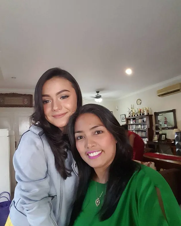 Amanda Rawles dan Ibunda