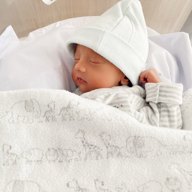 Photos of Baby Anzel, Audi Marissa's Premature Baby, So Cute and Handsome Face Becomes the Spotlight