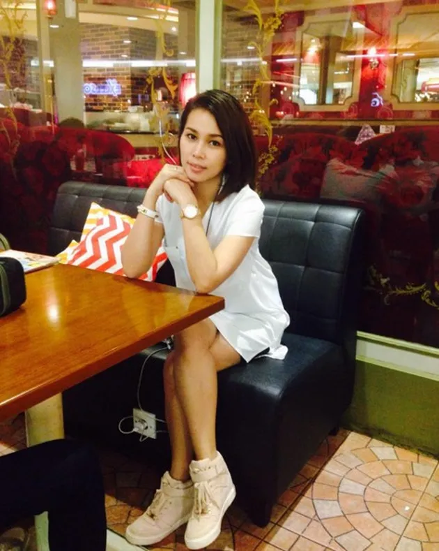 Cici, Istri Norman Kamaru