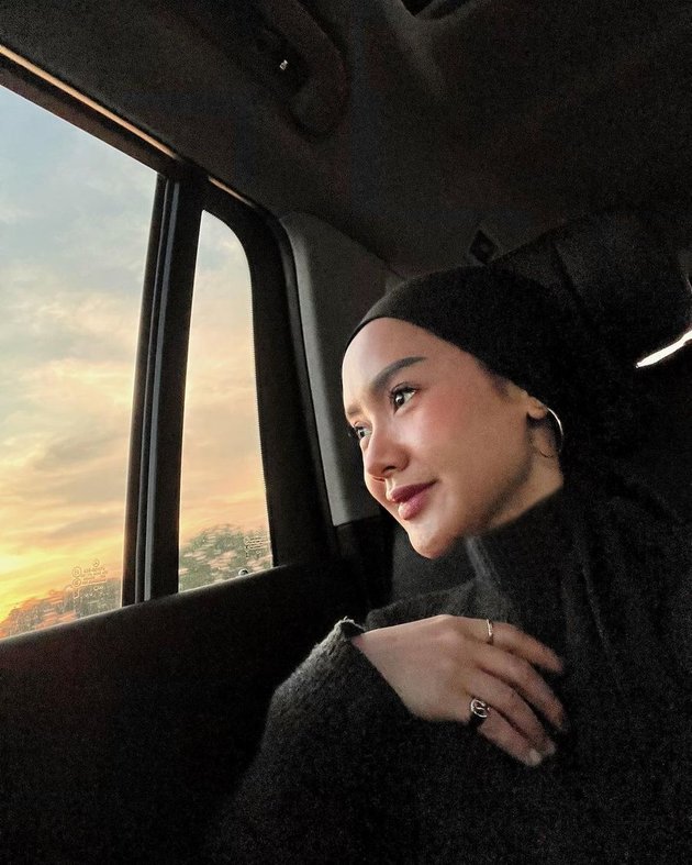 Photos of Cita Citata Appearing with the Latest Hijab Style, Flooded with Criticism from Netizens