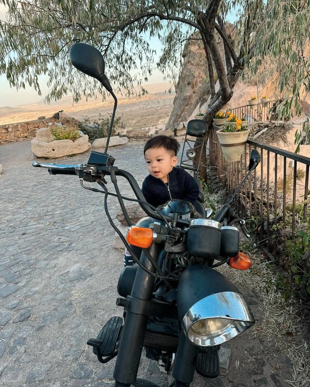 Photos of Handsome Baby Issa with Nikita Willy on Vacation in Turkey, Already Stylish Since Baby