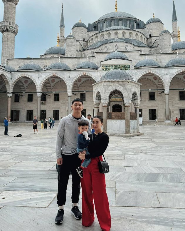Photos of Handsome Baby Issa with Nikita Willy on Vacation in Turkey, Already Stylish Since Baby