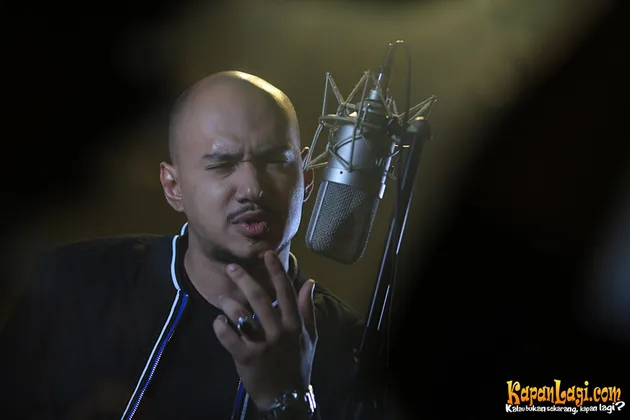 Tidak ingin fans terlalu lama menunggu, alasan Husein membuat video klip dua sekaligus di tahun ini.