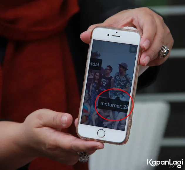 Akun Instagram Rahasia Stuart Collin