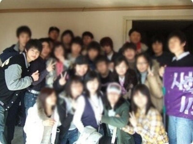 Photos of Song Joong Ki When He Was Still in College, Handsome Face that Doesn't Age Becomes the Highlight