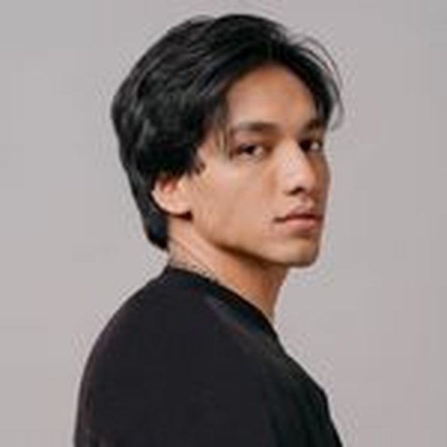 Photos of Jefri Nichol, the Ultimate Bad Boy, Admitting to Learning Smoking for a Film - Aroused During Intimate Scenes with Wulan Guritno