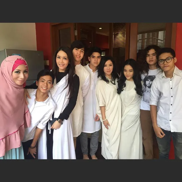 Foto Lebaran Maia Estianty