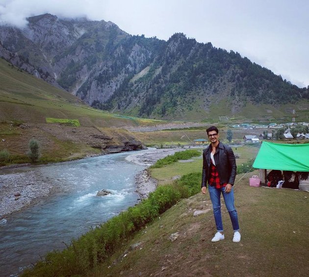 FOTO FOTO LIBURAN VIN RANA DAN NITA SOFIANI DI KASHMIR FOTO FOTO LIBURAN VIN RANA DAN NITA SOFIANI DI KASHMIR