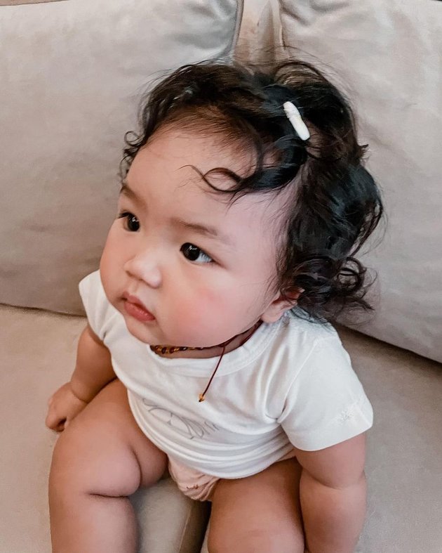 Adorable Photos of Siti Badriah's Chubby Xarena, Her Beautiful Face is Said to Resemble Her Mother