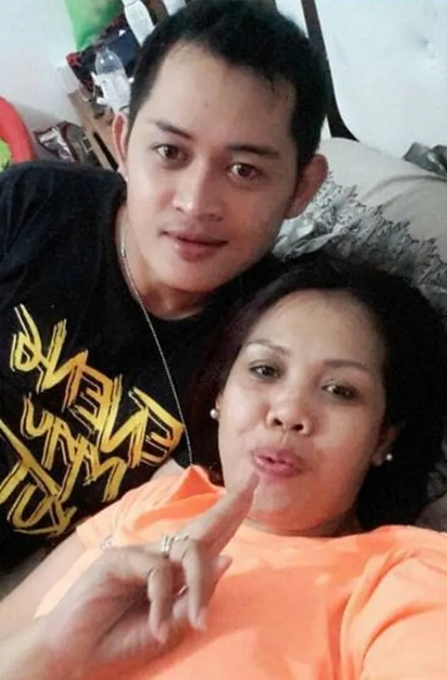 Elly Sugigi &amp; Ferry Anggara