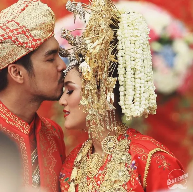 Foto Mesra Mario Irwinsyah &amp; Istri