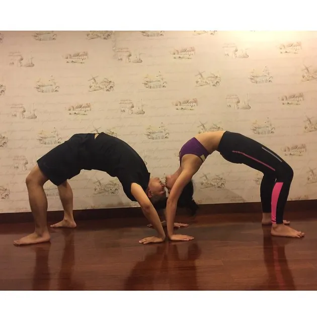 Chelsea Olivia - Glenn Alinskie