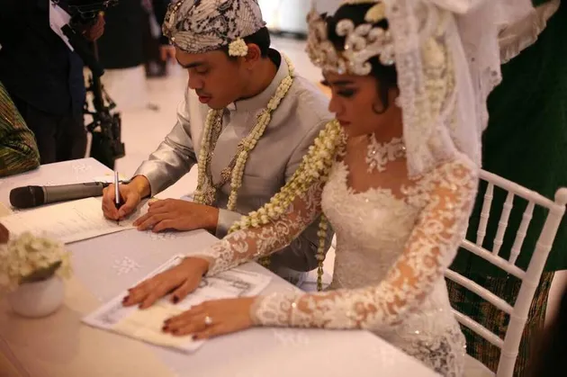 Ayudia Bing Slamet