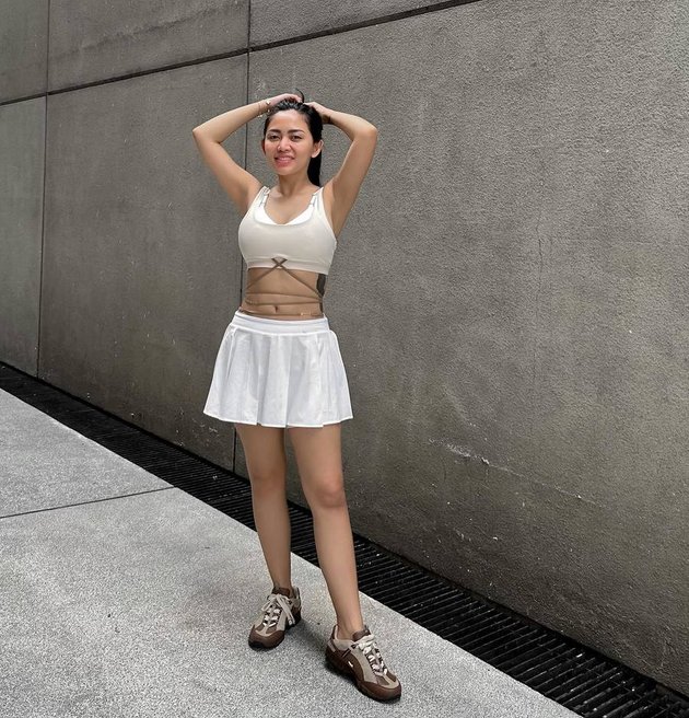 Photos of Rachel Vennya who are becoming more daring to appear revealing, her flat stomach and large tattoo are highlighted by netizens