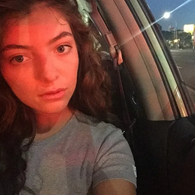 Lorde Tanpa Make Up