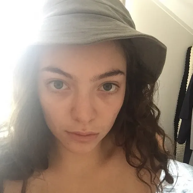 Lorde Tanpa Make Up