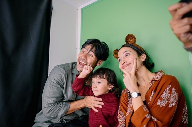 Photos of Surinala, Chicco Jerikho and Putri Marino's 4-year-old daughter, Her sweet smile resembles her mother's