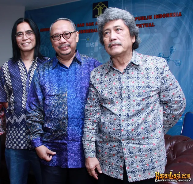 Ebiet G Ade
