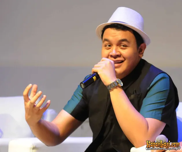 Tulus berhasil nangkring di posisi kesepuluh dlam daftar sepuluh lagu paling populer di Path tahun 2015 ini. Lagu 'Teman Hidup' miliknya lah yang menjadi senjata Tulus buat mencuri perhatian para penikmat musik Tanah Air.