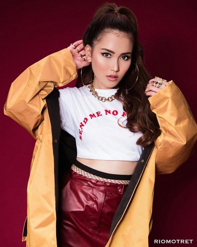 Foto 10 Gaya Rambut Ayu Ting Ting Yang Bisa Bikin Kamu Terpukau Kapanlagi Com
