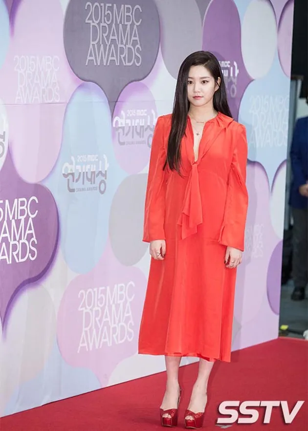 Dress TerburukRed Carpet Korea