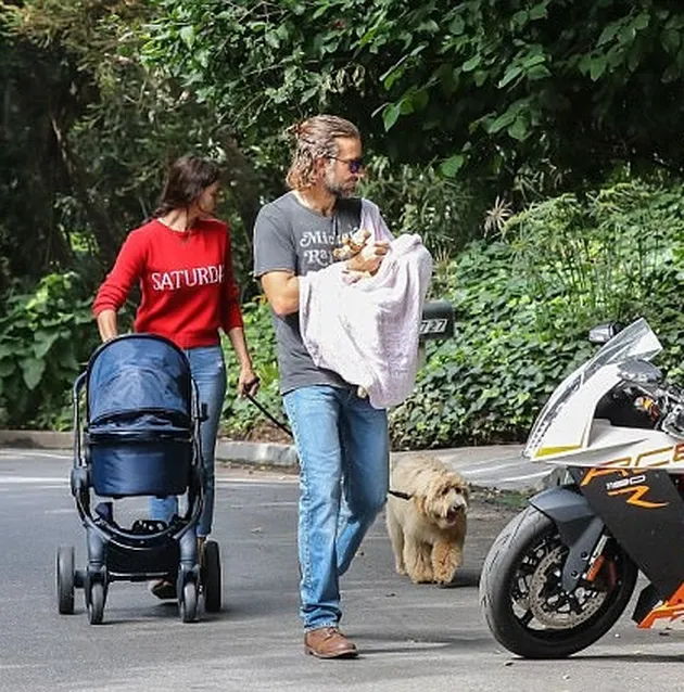 Seleb Yang Melahirkan