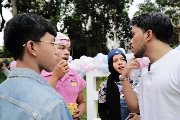 Photo 3 of Mother Aurel Hermansyah at Gender Reveal Event with Gen Halilintar, Ameena Most Sought After by Netizens