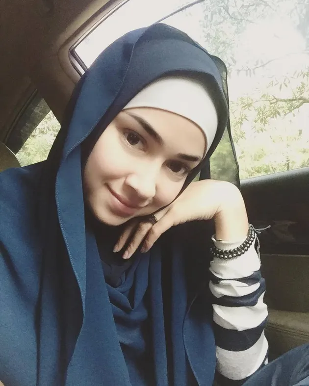Seleb pakai hijab
