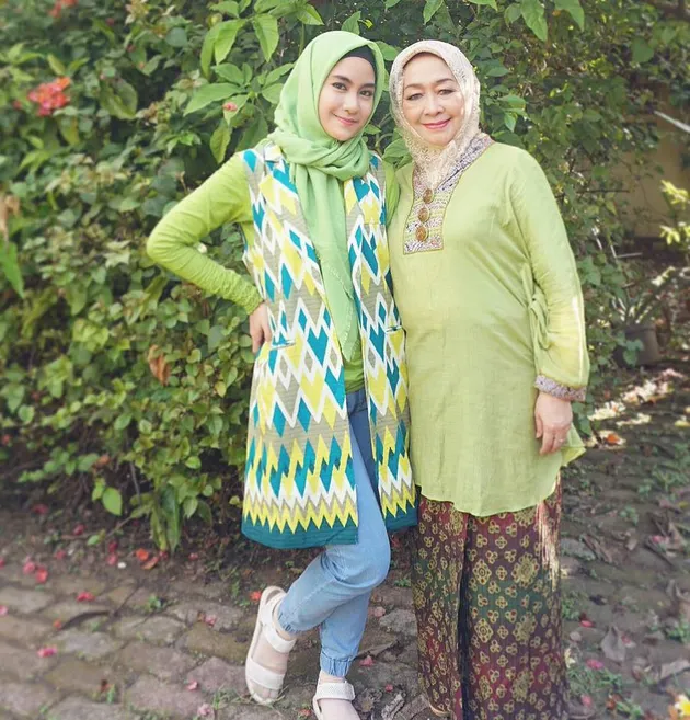 Seleb pakai hijab