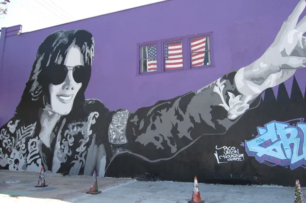 7 Mural Keren Bergambar Wajah Para Musisi Legendaris Dunia