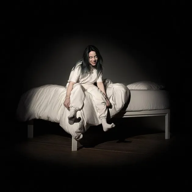 Di akhir video klip kalian akan menemukan Billie yang tampak bagai orang kerasukan setan ini berbaring di kolong. Seram banget kan? Udah nonton video klipnya belum?
