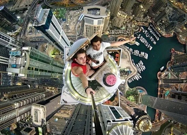 selfie, selfie berbahaya, selfie paling unik, selfie paling berbahaya