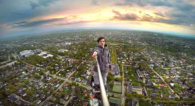selfie, selfie berbahaya, selfie paling unik, selfie paling berbahaya