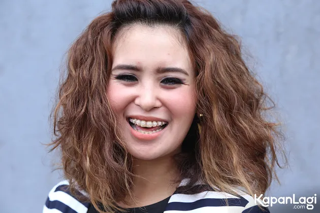 FOTO: 9 SELEBRITI CANTIK INI NAMANYA AYU LOH, SIAPA SAJA 